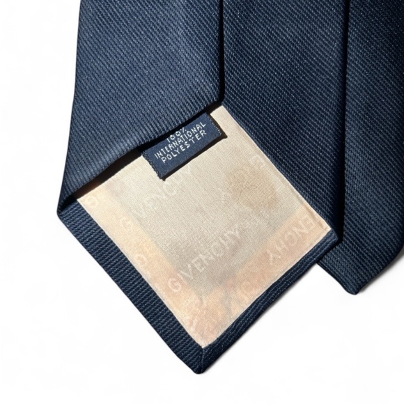🔥 Givenchy Tie 🔥 - Picture 4 of 4